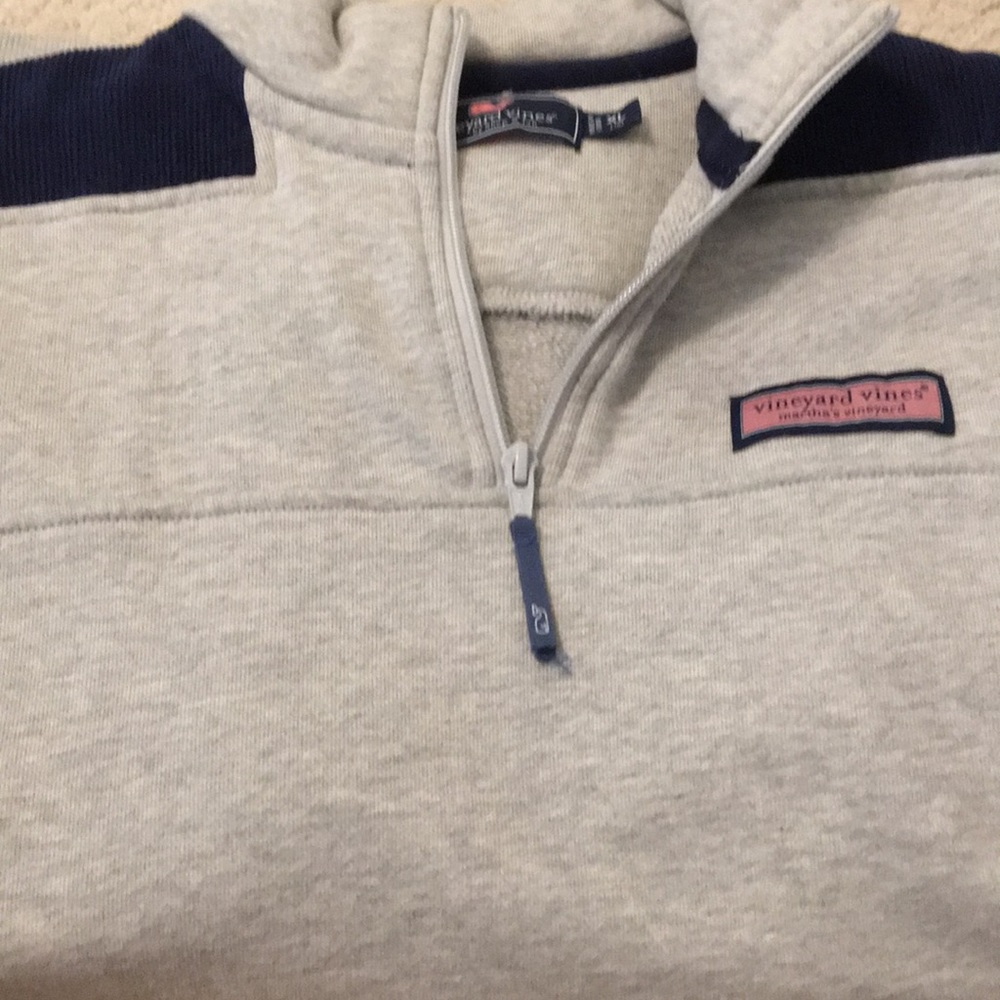 Grey Vineyard Vines 1/4 zip sweatshirt